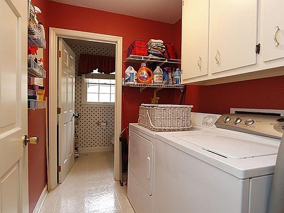 4th image of 5917 Country Lane Dr