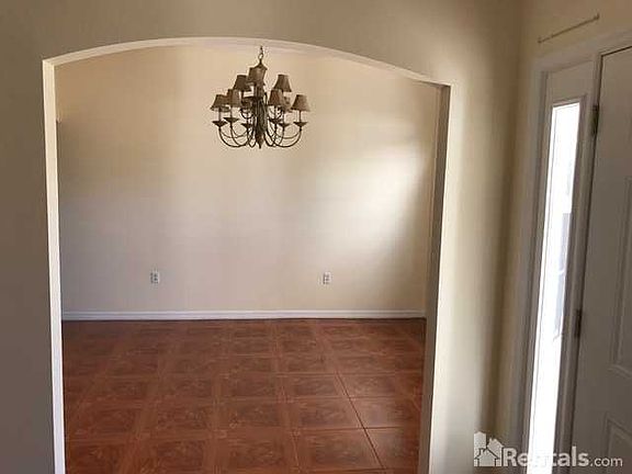 4th image of 3 Robinson Dr