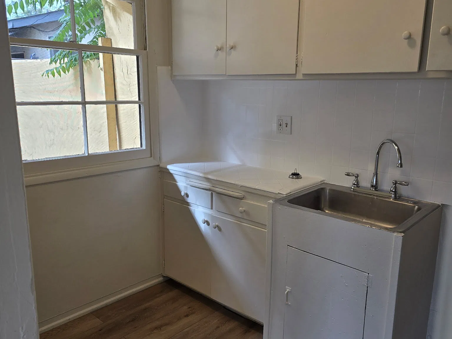 Studio, 450 sqft, $1,600 — Photo 2