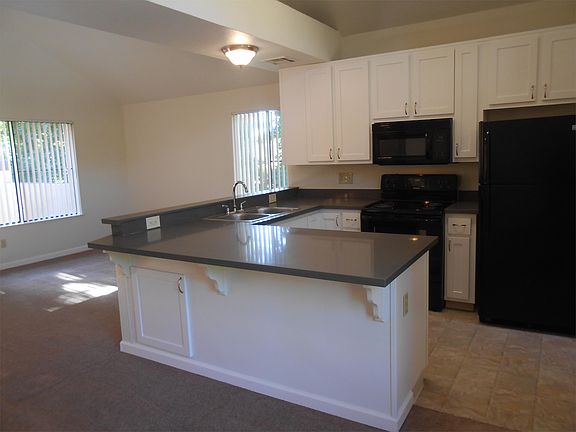 3rd image of 2821 Lou Ann Dr APT 220