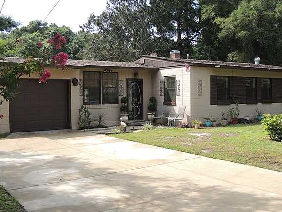 3rd image of 308 Gardner Dr NE