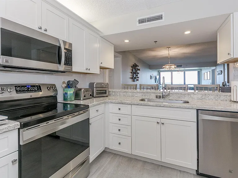 101 S Seas Dr #502 — Photo 6