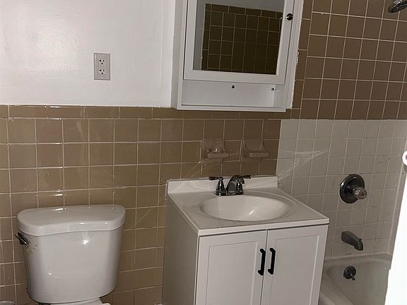 5th image of 708 Boulevard E APT B3