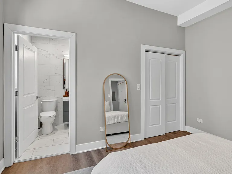 1421 N Dearborn St — Photo 22