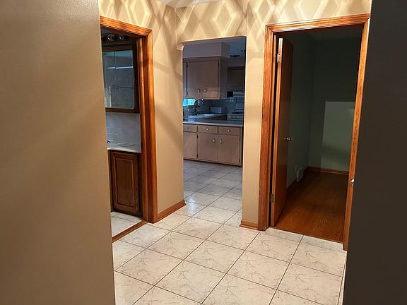 3rd image of 5553 N Major Ave #1