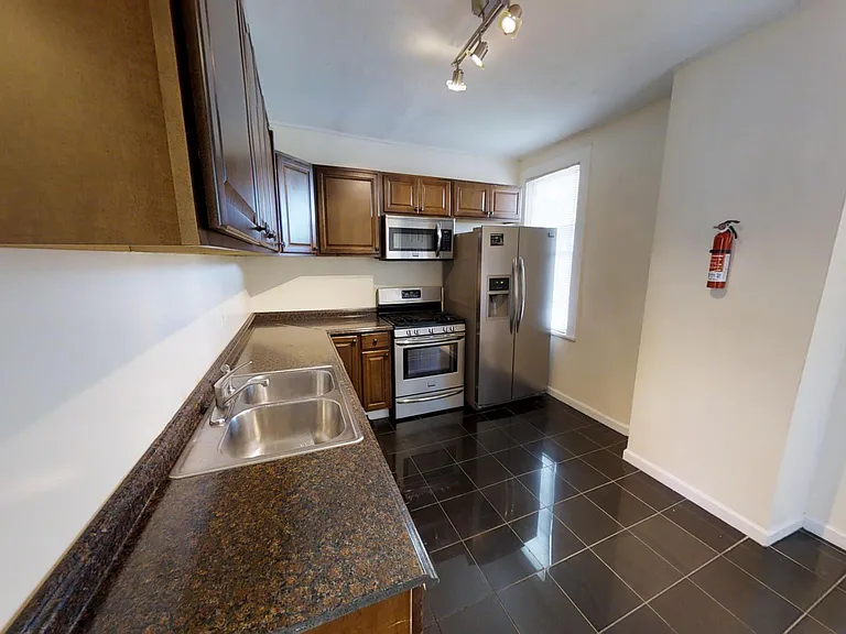119 Comstock Pl — Photo 5