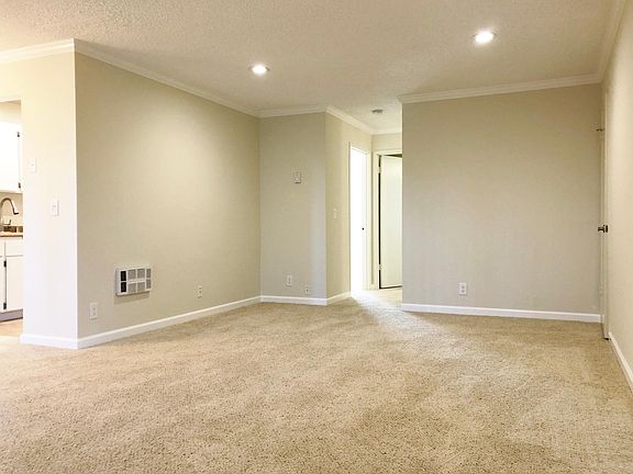 5th image of 615 Blossom Hill Rd APT 49