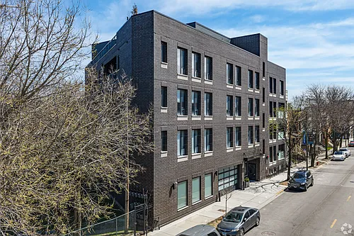 3839 N Clark St #104 Photo 1