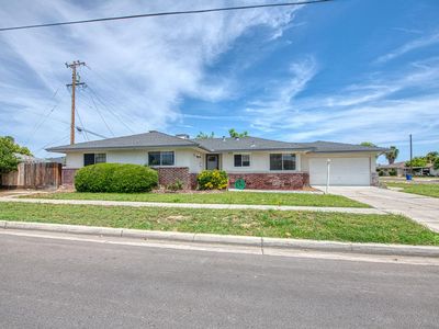 3907 E Dayton Ave, Fresno, CA, 93726