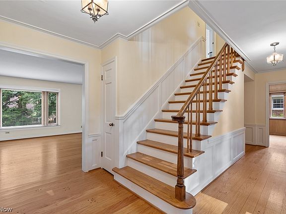 3rd image of 2220 Dorchester Rd