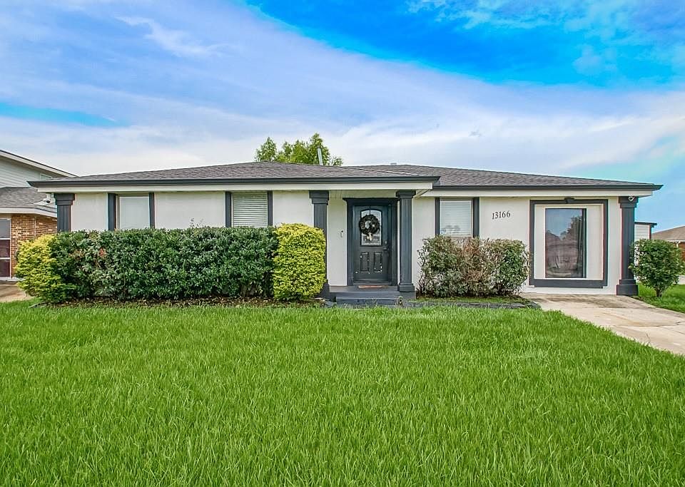 1st image of 13166 Chateau Ct