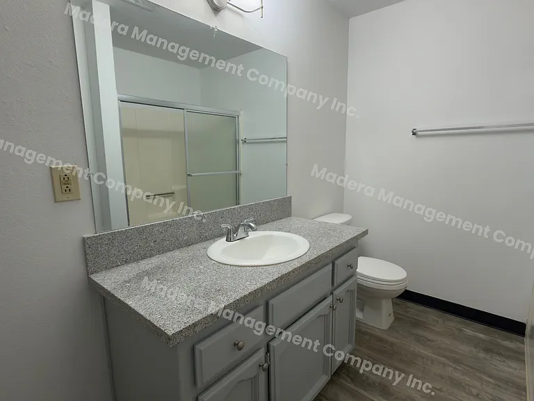 214 Stadium Rd — Photo 10