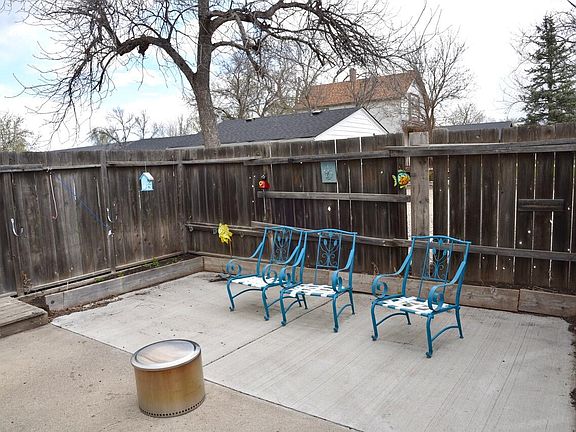 5th image of 326 E Missouri Ave