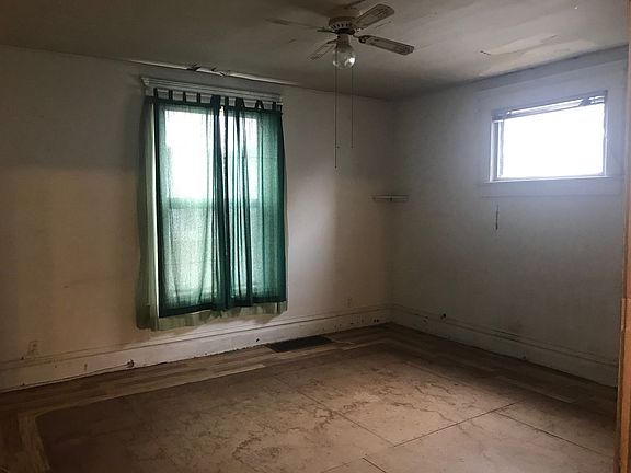 2nd image of 716 W Miami Ave