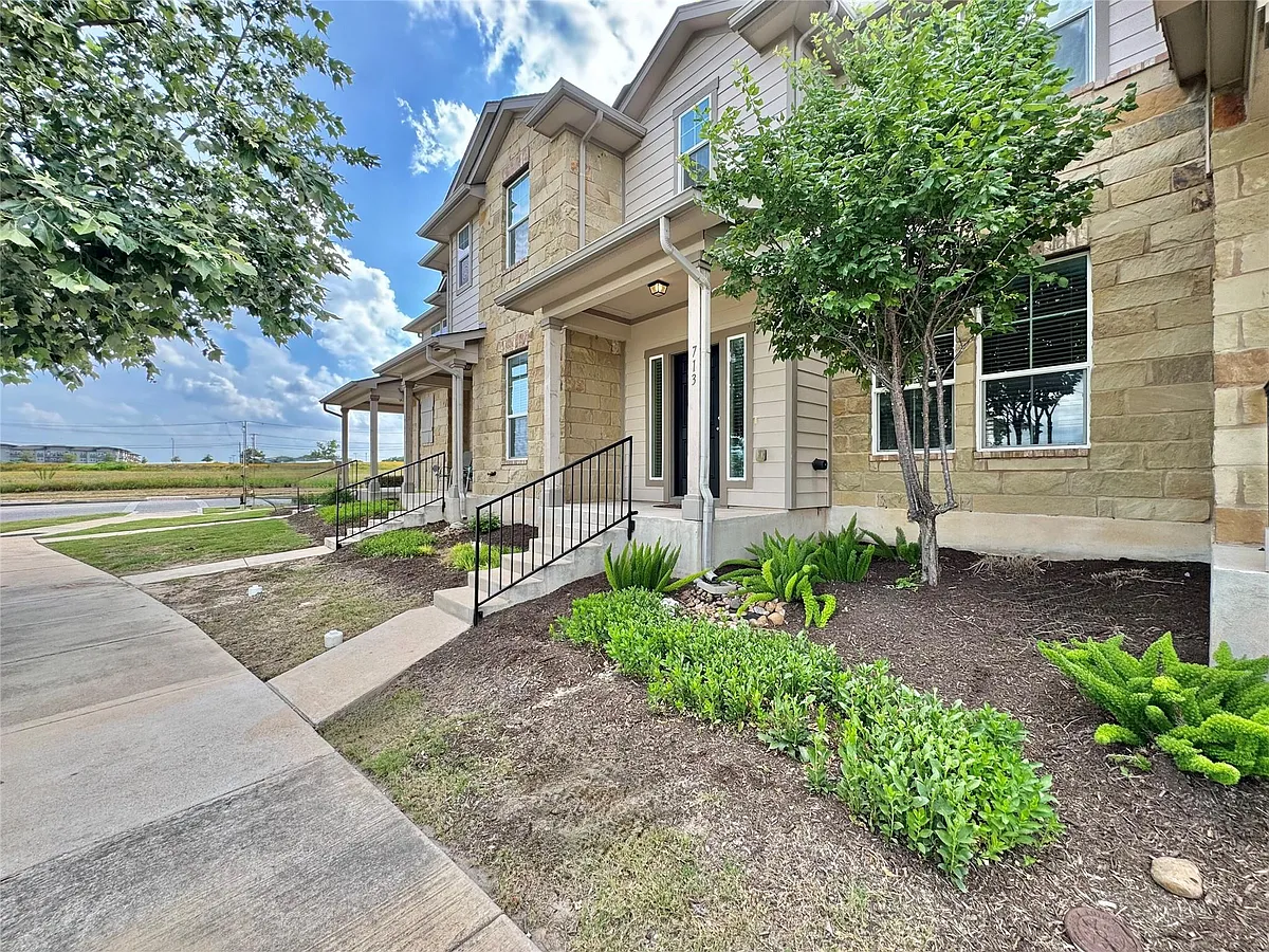 Building Photo - 713 Katmai Cir