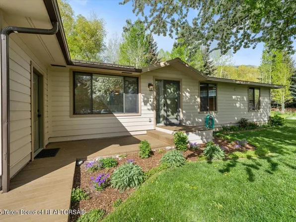 1160 W Brangus Dr, Jackson, WY 83001