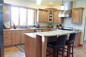 3rd image of 176 Joy Ln
