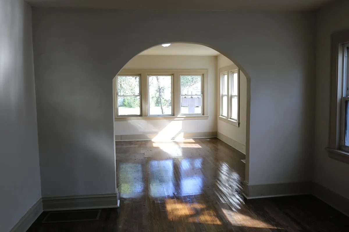 3 bed, 1006 sqft, $1,450 — Photo 2