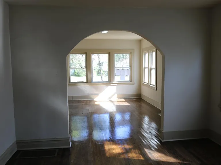 806 Garfield St — Photo 2