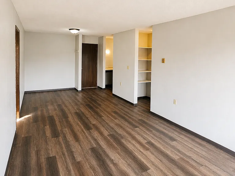 812 Hills Ave #N211 — Photo 2