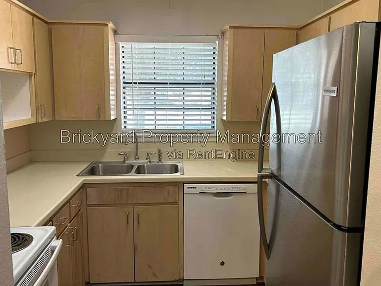 3004 Charlinda St — Photo 2