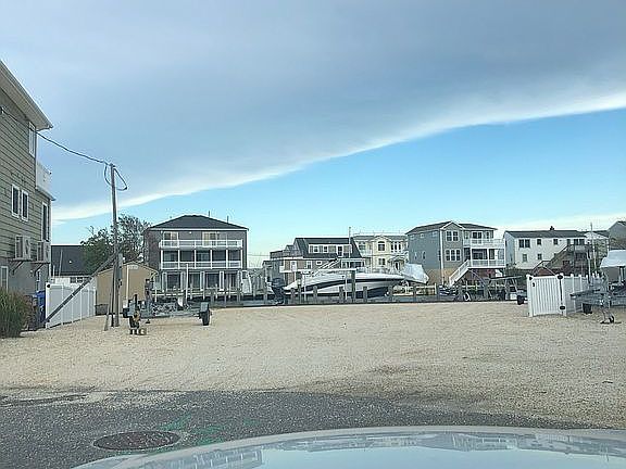 4th image of 20 Julia Dr