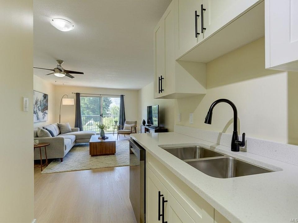 1st image of 40 Stanley Rd #103