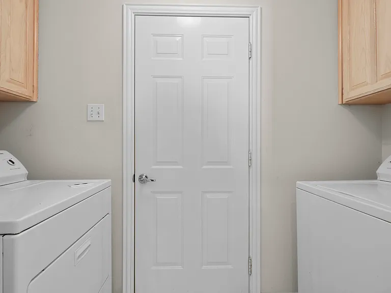 4820 Ashworth Ct — Photo 29