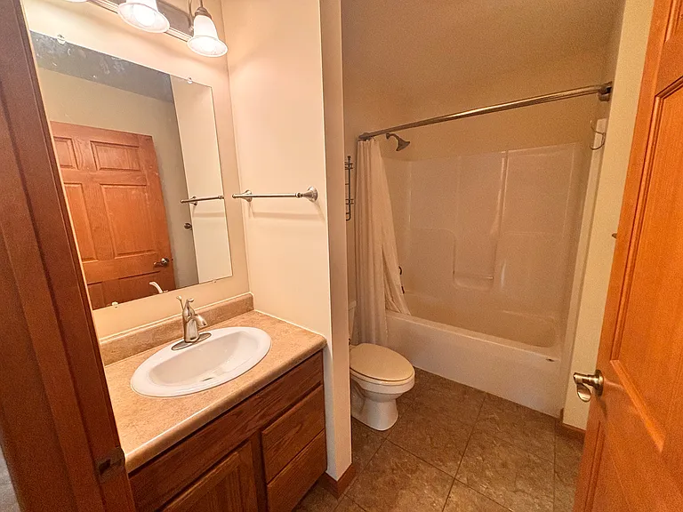3775 W Columbia St — Photo 9