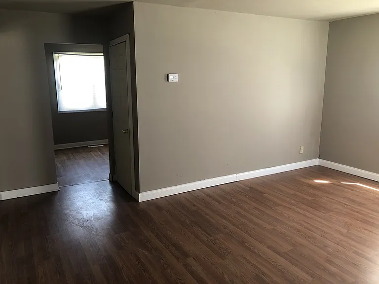 4449 Vermont Ct — Photo 3
