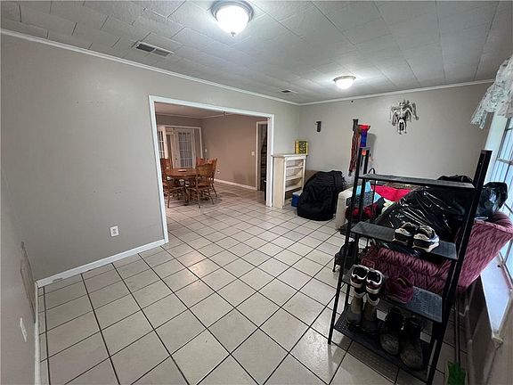 3rd image of 104 Florence Dr