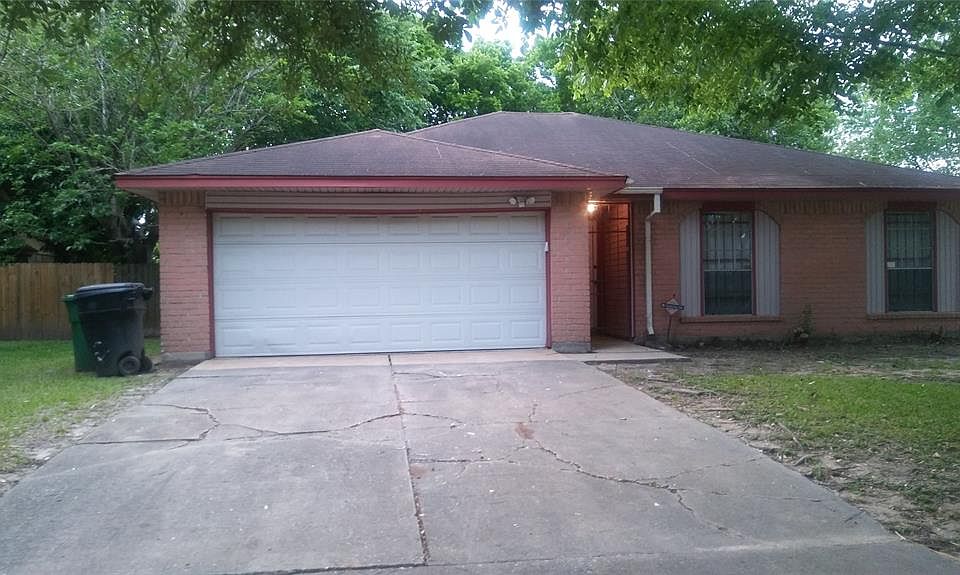 1st image of 15706 Briarstead Dr