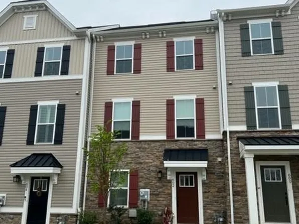 602 Holywell Dr, Malvern, PA 19355