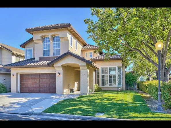 17583 Winding Creek Rd, Salinas, CA 93908