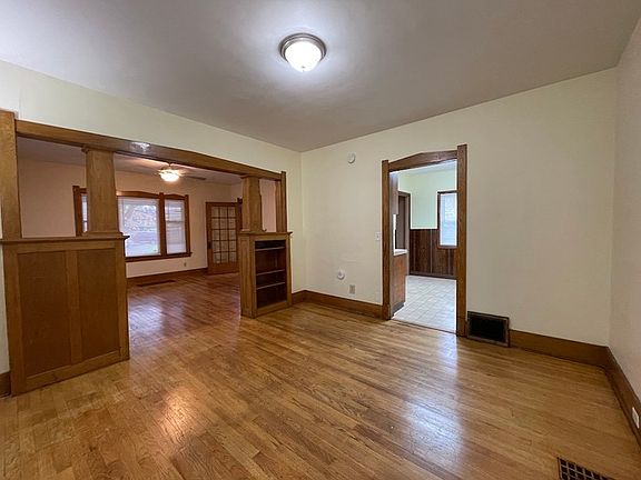 4th image of 1025 Walker Ave NW