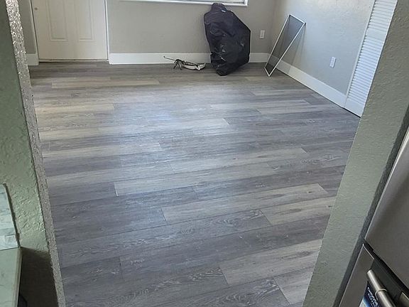 5th image of 8273 Aero Ave #0