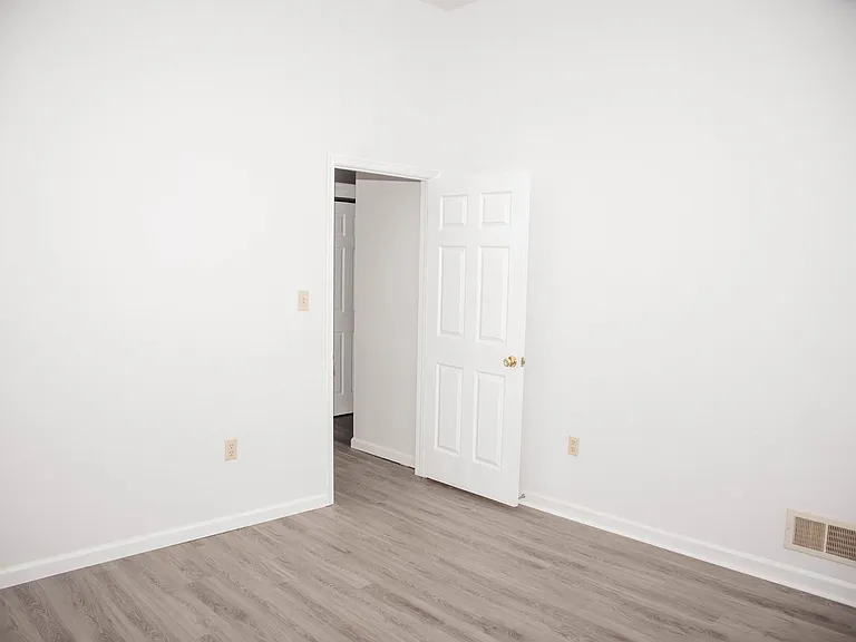 33 E Park St — Photo 32