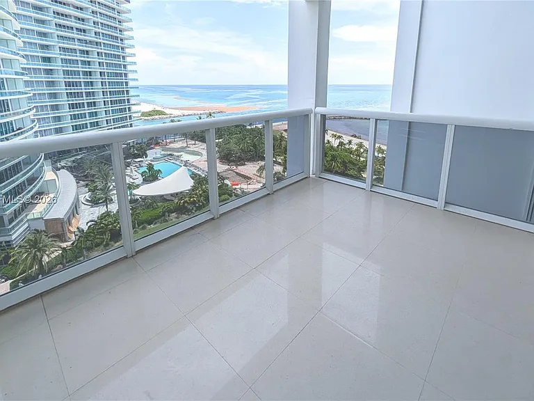 10275 Collins Ave #1106 — Photo 11