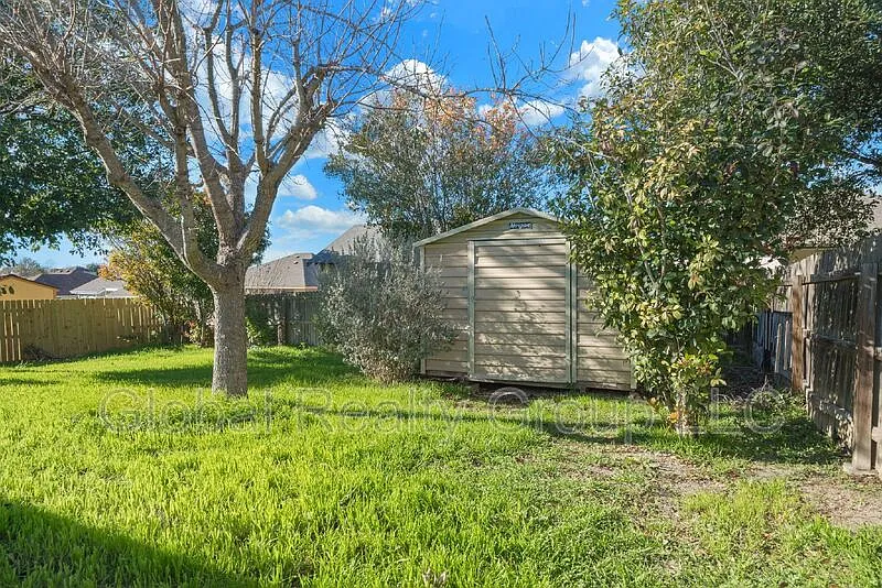 3 bed, 2.0 bath, 1639 sqft, $1,950 — Photo 4