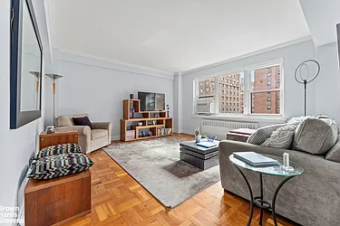 11 Riverside Drive, #11AW