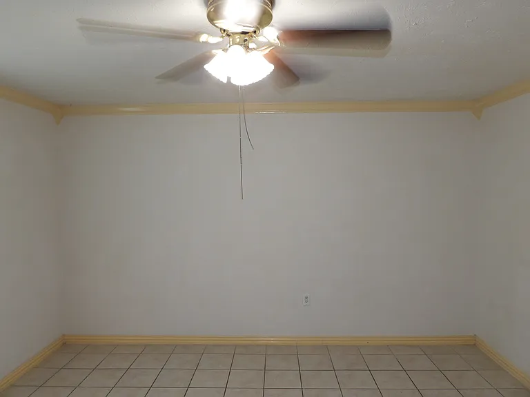 14327 Lorne Dr — Photo 1
