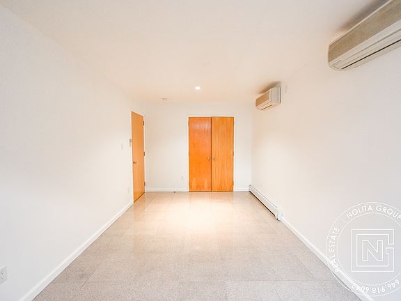 4th image of 87 Elizabeth St APT 4A