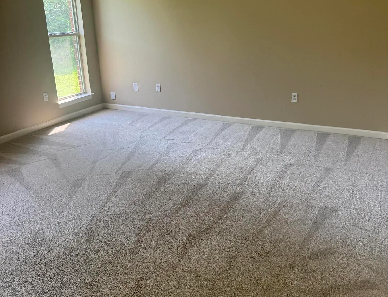 3 bed, 2.0 bath, 1400 sqft, $1,800 — Photo 3