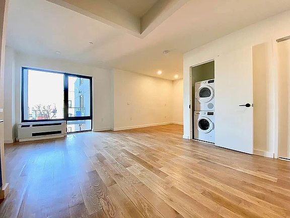 3rd image of 21 E 19th St #5