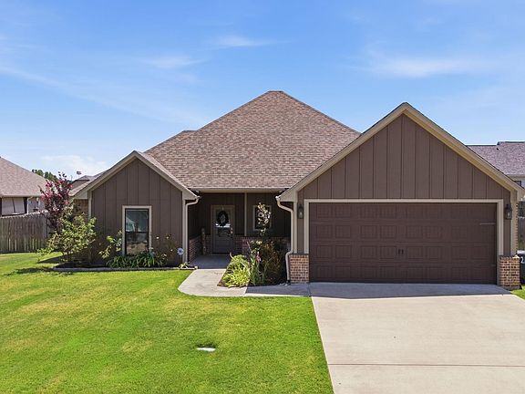 2nd image of 217 Smith Cir