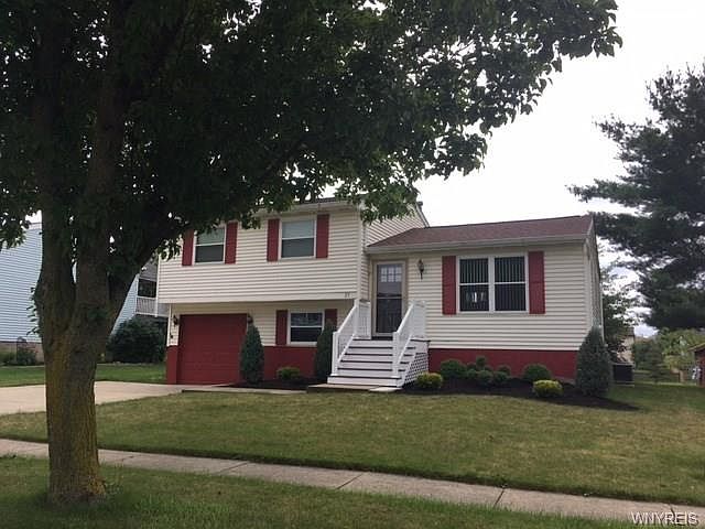 1st image of 25 Ashleaf Dr