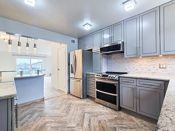 5th image of 9442 Bay Colony Dr APT 3E