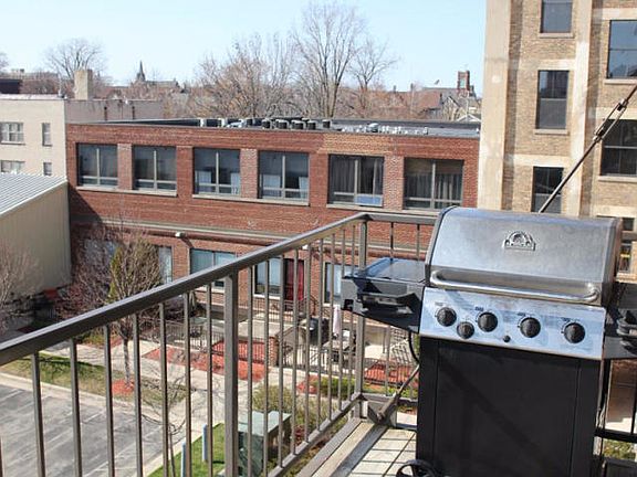 5th image of 234 E Reservoir Ave Unit 401