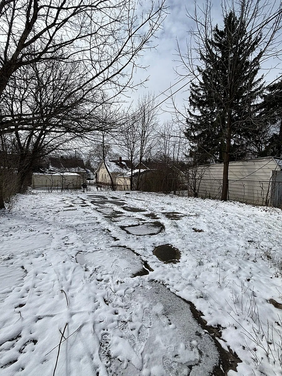 Building Photo - 15612 Cloverside Ave