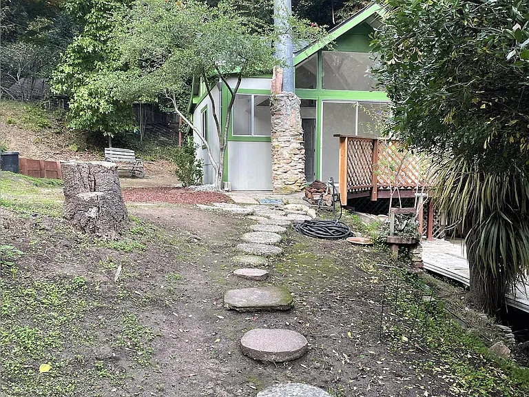 205 Sequoia Way — Photo 3